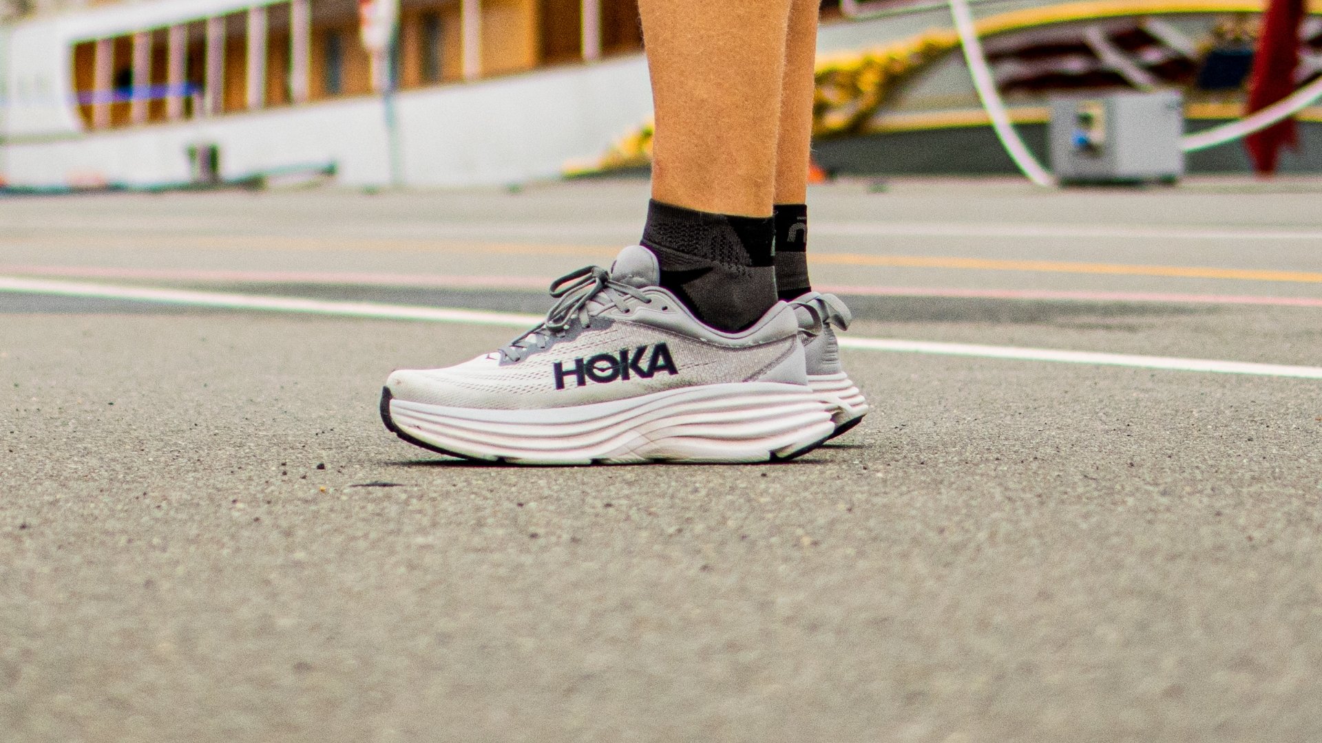 Quién es quién en la gama de HOKA para correr en asfalto?